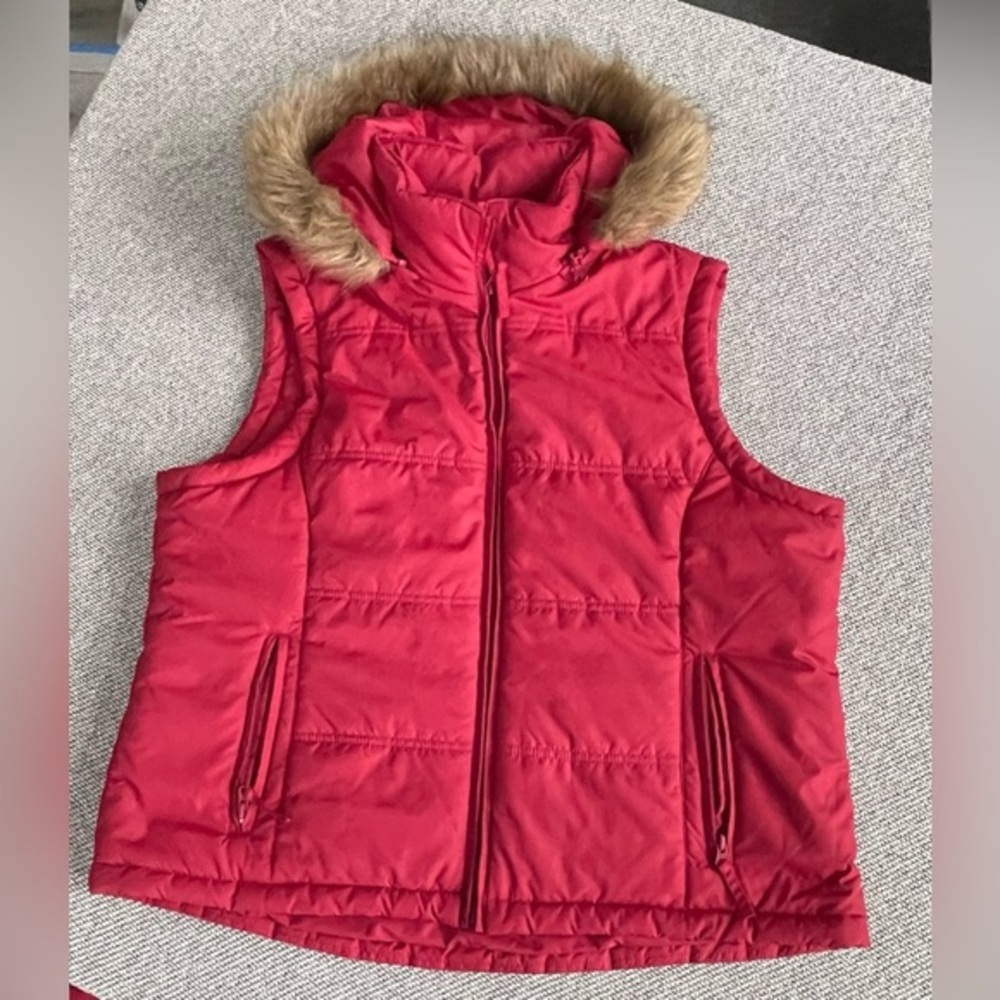 Authentic Outerwear Shaver Lake,Puffer Vest Red with Faux Fur Lined Hood